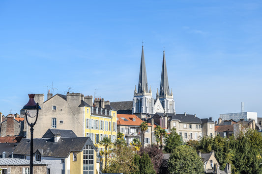 Flèches de l'église Saint-Jacques de Pau et le Hédas - Photo à télécharger