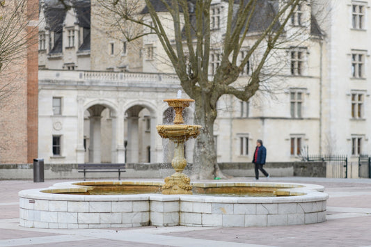 Fontaine du quartier du Château de Pau, place de la déportation, format paysage - photo à télécharger