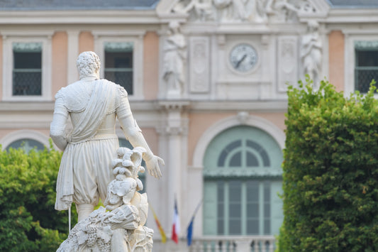 Statue of Henri 4, Place Royale, facing Pau town hall, photo to download