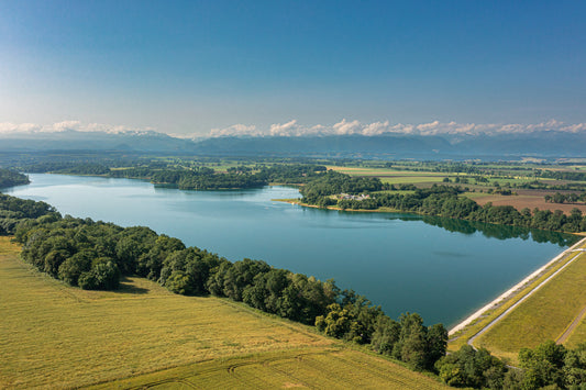 Lake Gabas and the Pyrenees mountain range seen by drone - Photo to download